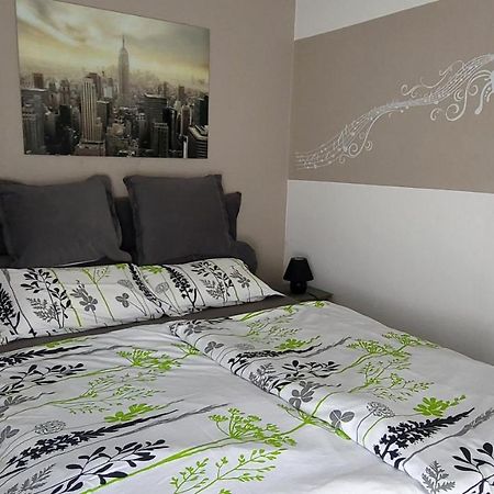 Apartment Impression Осиек Экстерьер фото