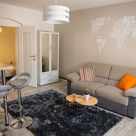 Apartment Impression Осиек Экстерьер фото