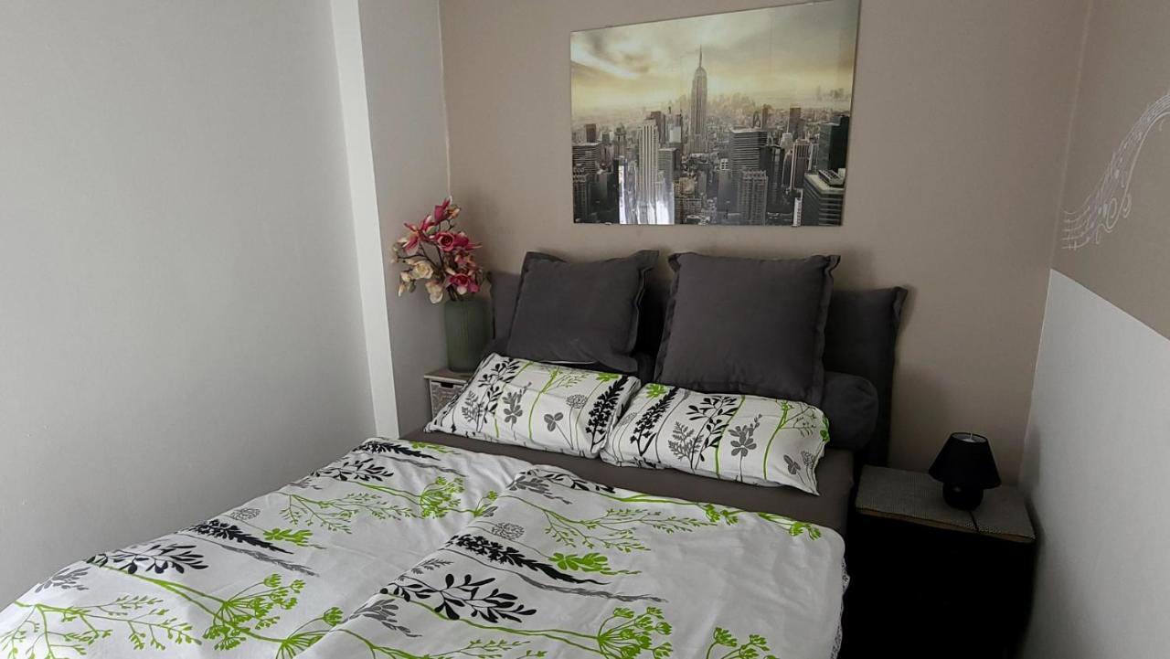 Apartment Impression Осиек Экстерьер фото