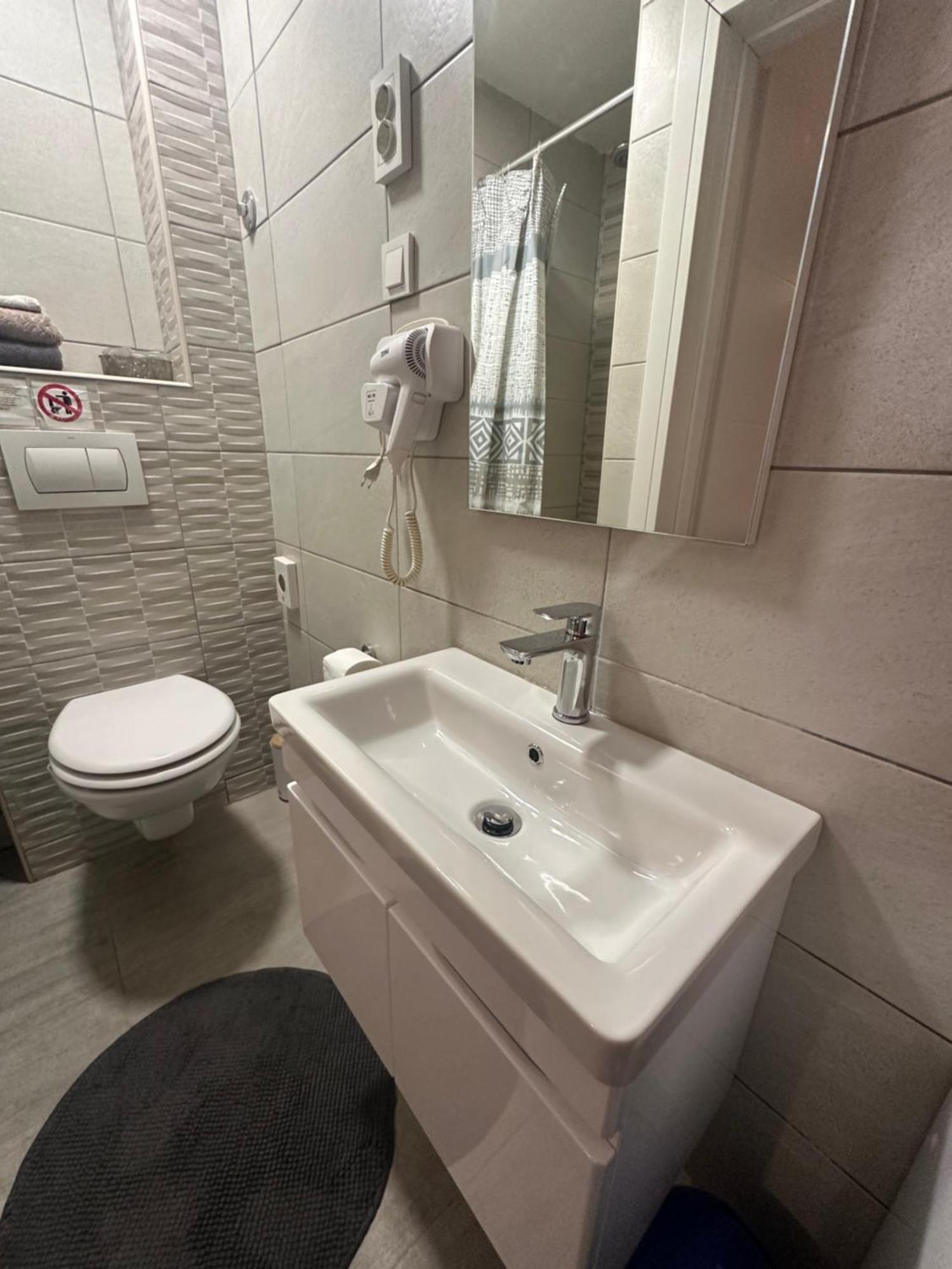 Apartment Impression Осиек Экстерьер фото