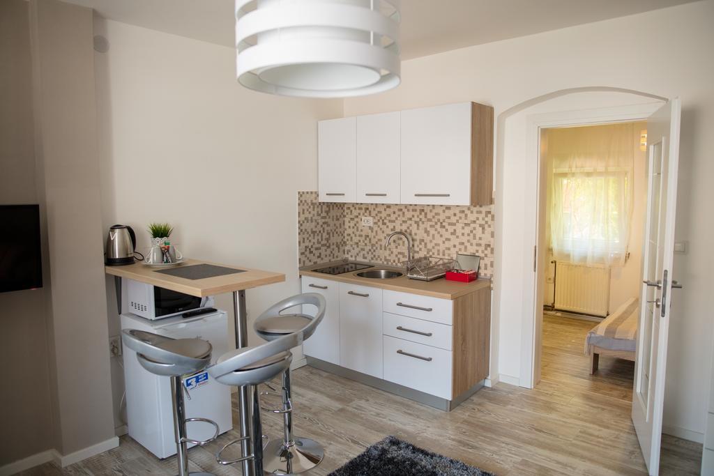 Apartment Impression Осиек Экстерьер фото