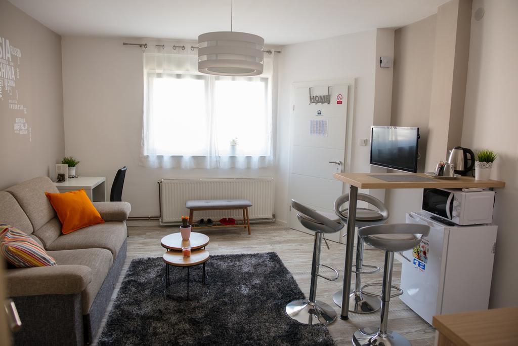Apartment Impression Осиек Экстерьер фото